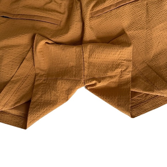 Athleta Tuscany Gold Textured Brooklyn Short - Picture 8 of 10